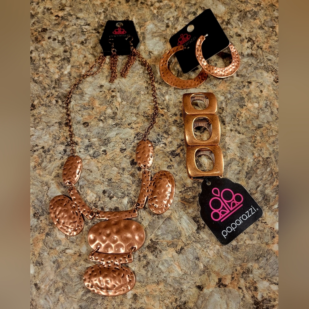 Paparazzi Necklace Gallery Relic - Copper-The Hoop Up- & In Oval Your Head Brac